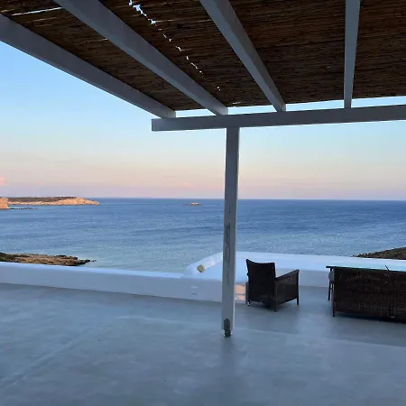 別荘 A Bedroom By The Sea