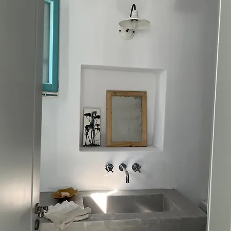別荘 A Bedroom By The Sea リプシ